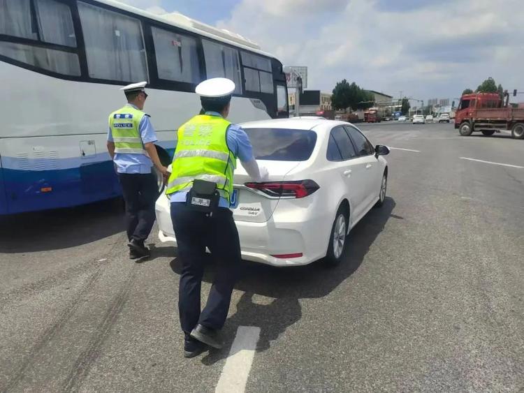 交警推车造假最新消息,交警推车造假最新消息，揭露事件真相与后续发展